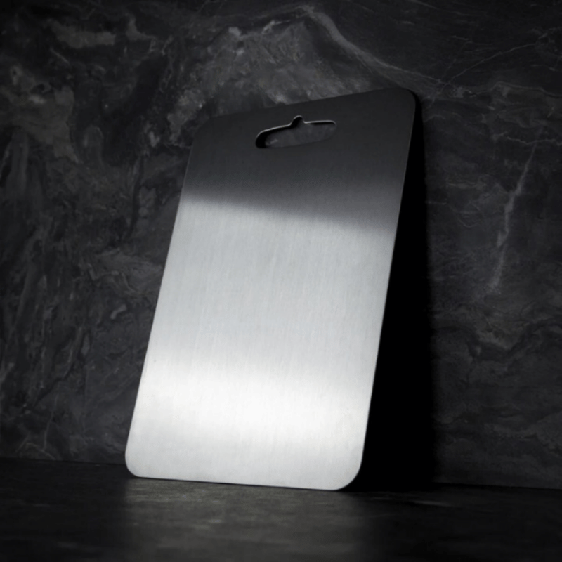 Titanové krájecí prkénko | Nerezová ocel, odolné proti poškrábání a neporézní | Hygienické a bez zápachu | SteelBoard