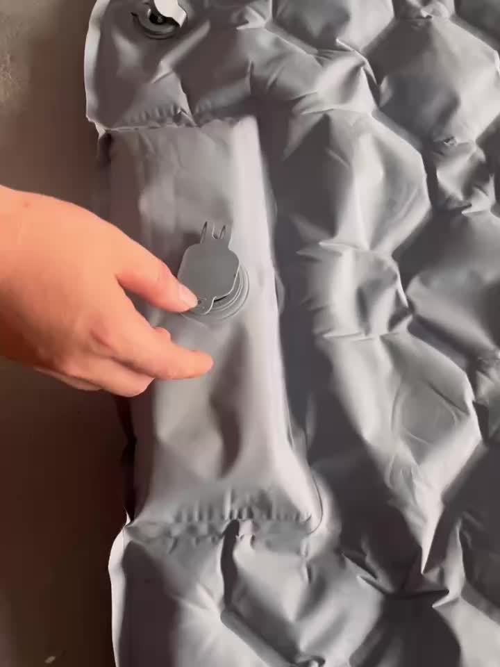 Ilmatäytteinen retkipatja | Jalkapumppu ja tyyny | Täyttyy sekunneissa | TrailBed