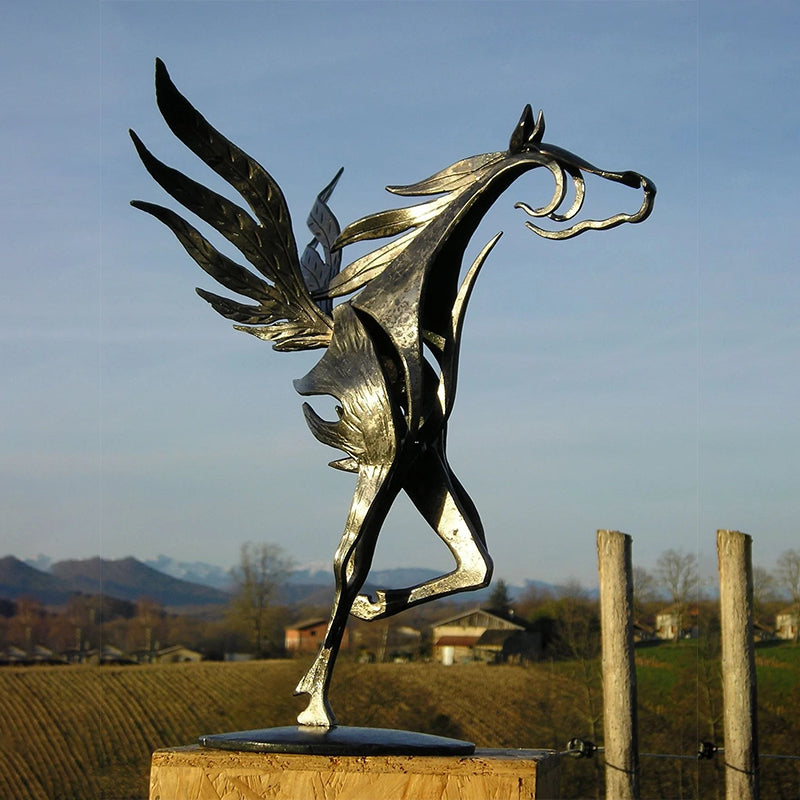 Kovová socha koně | Ručně vyrobená do zahrady | Ochrana proti korozi | Sculpterra