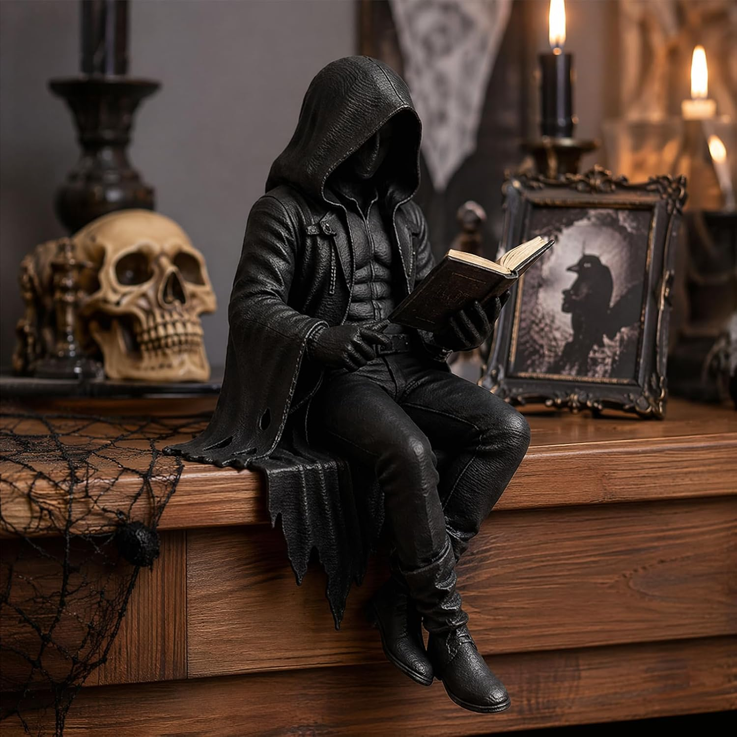 Gotická dekorativní figurka | Pro knihovnu a čtecí koutek | Dekorace v estetice dark academia | ShadowRead