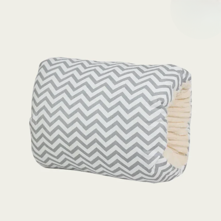 Arm-stillpude | Afhjælper underarm og skulder | Frihånds amning | ComfortNurse