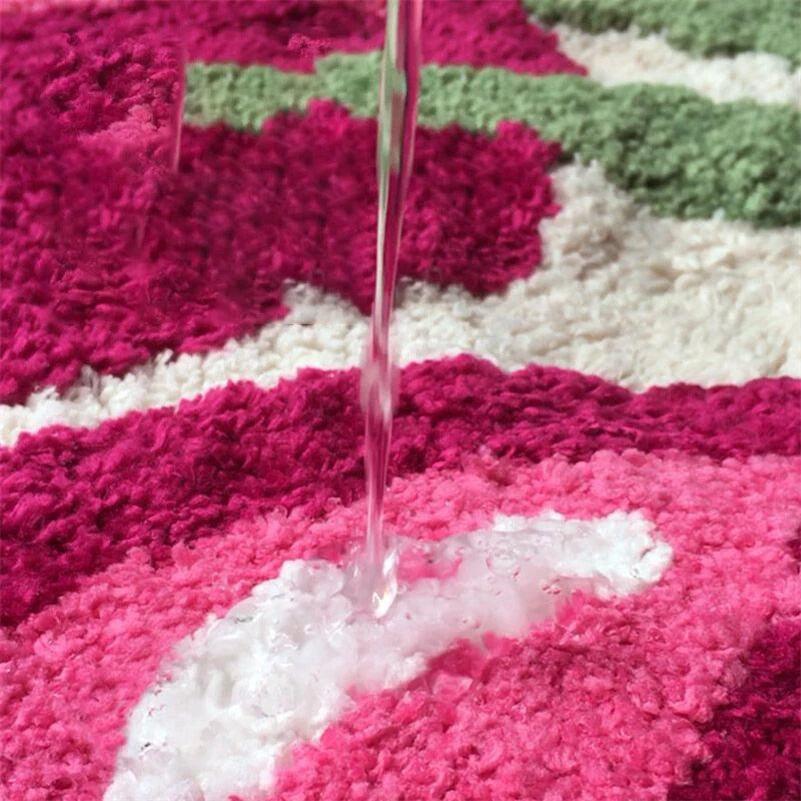 Badematte Kirschen-Motiv aus getuftetem Stoff | Rutschfest & Saugfähig | Weich, Pflegeleicht und Maschinenwaschbar 5