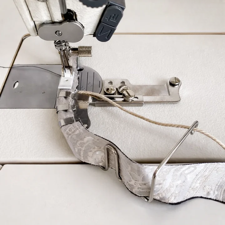 Doppelfalt-Einfassband-Aufsatz | Automatisches Doppelfalt Führen | Edelstahl | SeamGuide