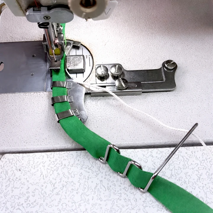 Doppelfalt-Einfassband-Aufsatz | Automatisches Doppelfalt Führen | Edelstahl | SeamGuide