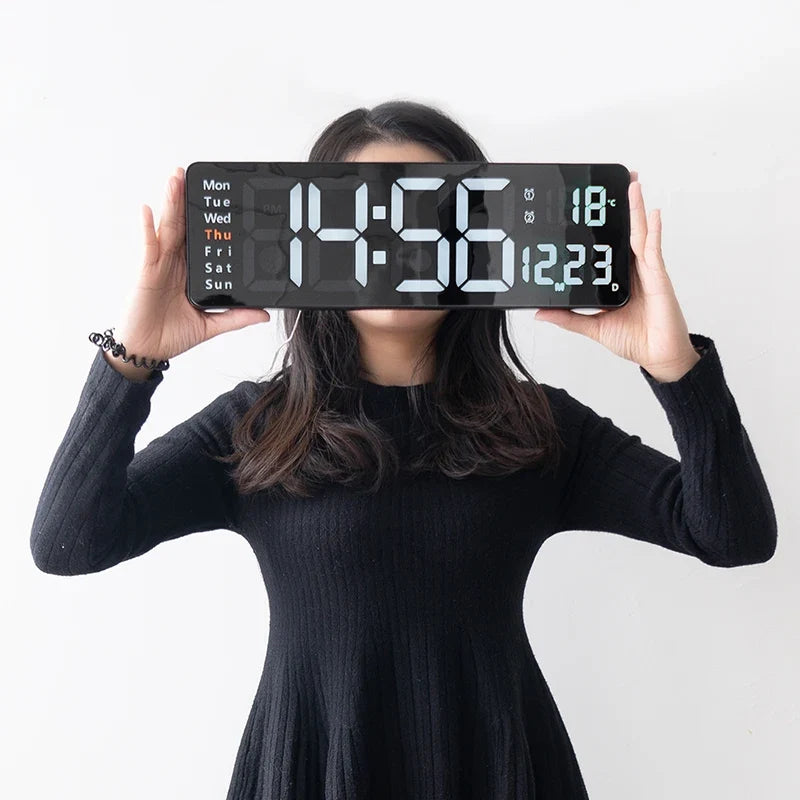 LED-Wanduhr mit Timer | Zeigt Uhrzeit, Datum, Wochentag & Temperatur | Gut Ablesbar | TimeView