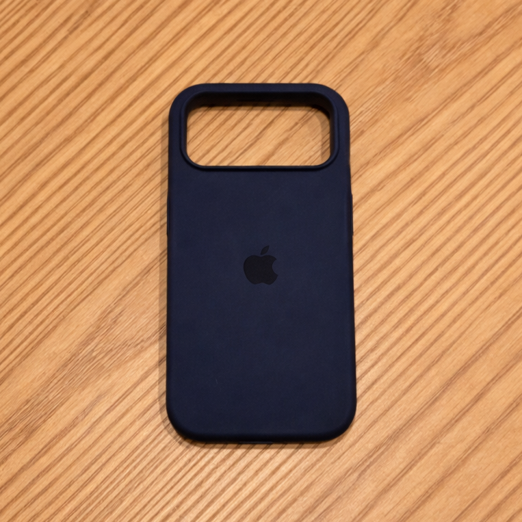 MagSafe Silikonhülle mit Soft-Touch Oberfläche | Stoßfest & Schlank | Für iPhone | VelviGuard