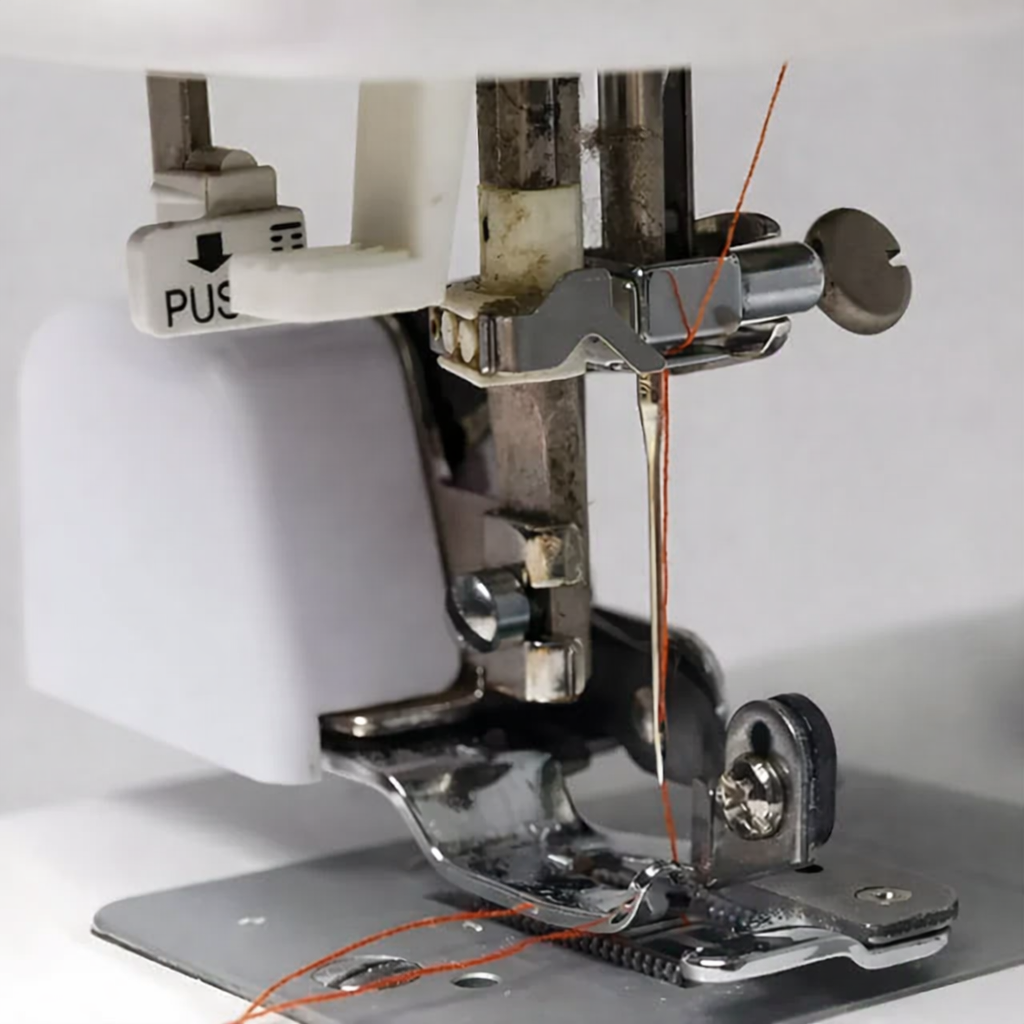 Nähfuß | Integrierter Seitenschneider | Universal-Nähmaschinen-Nähfuß | EmbroPro