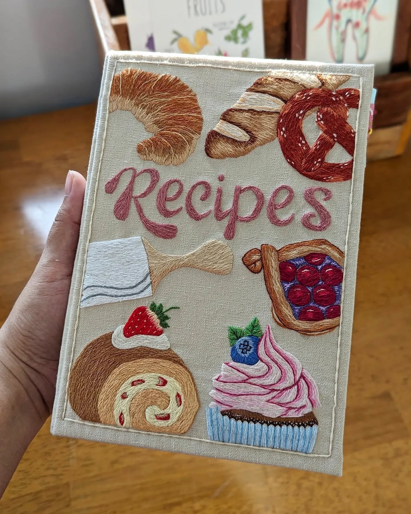 Notizbuch | Handgemachtes Rezeptbuch | Bestickter Stoffeinband | RezeptHerz
