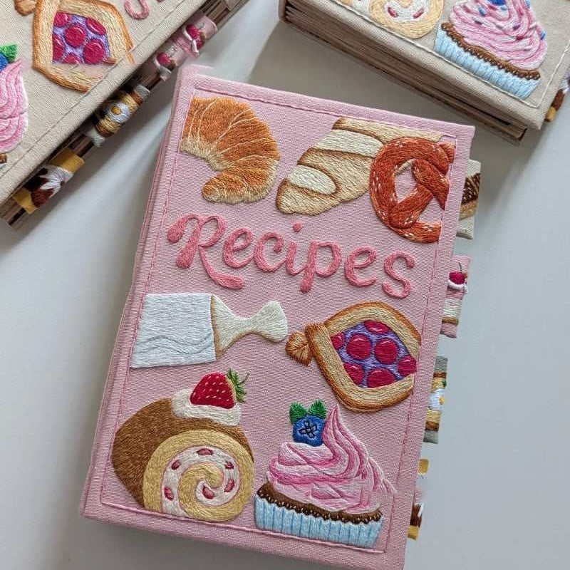 Notizbuch | Handgemachtes Rezeptbuch | Bestickter Stoffeinband | RezeptHerz