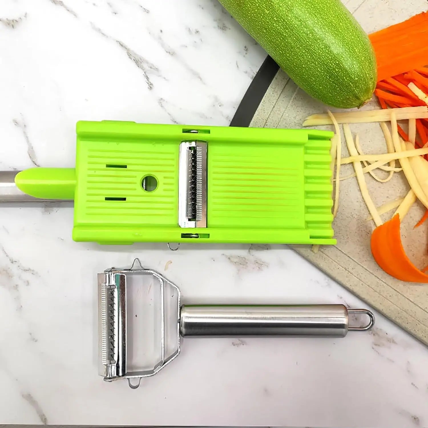 Peelux™ | schwenkbarer Gemüseschäler