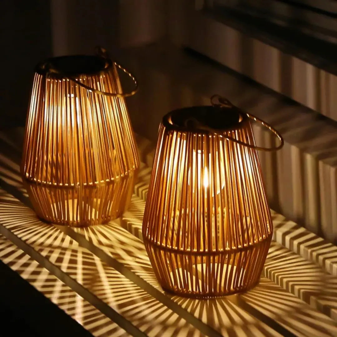 Rattan-Solarlaterne | Warmes LED-Licht, automatisch | Wetterfest | SolaraWeave