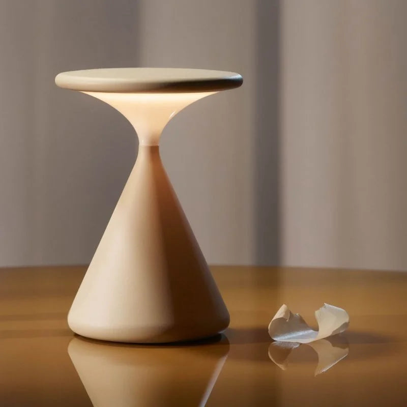 Sanduhr LED Tischlicht | Dimmbar & Kabellos | Warmes Stimmungslicht | LumaCone