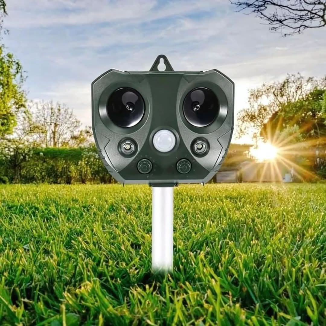 Solarbetriebener Tiervertreiber Ultraschall | PIR-Sensor 110°, 9 m | IPX4, Solar & USB | Wildblock