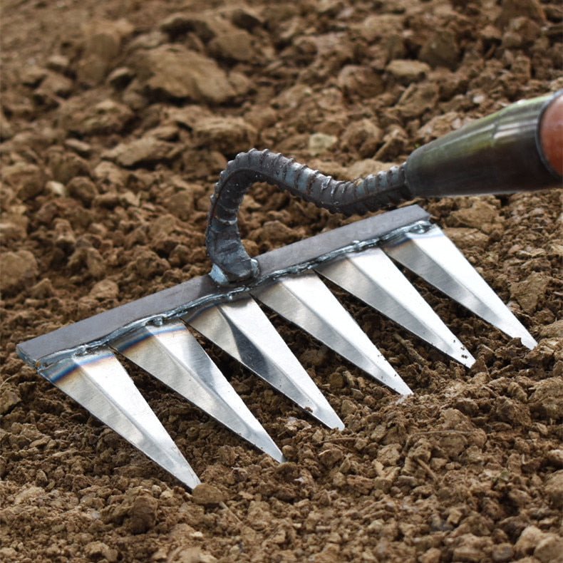 Unkrautschneider aus Eisen | Stahlharke | Bodenlockerung & Unkrautjäten | IronTine