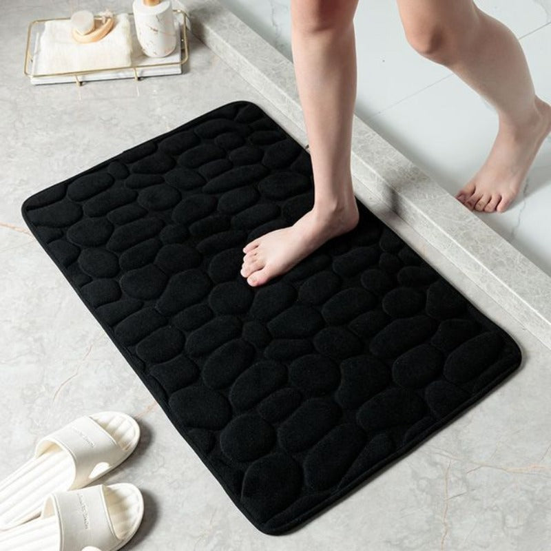 Rutschfeste Memory-Foam-Badematte auf Badezimmerfliesen