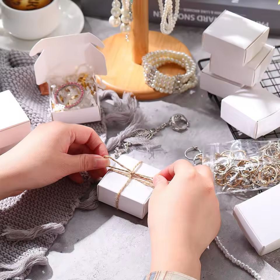 Kleine Schmuckschachteln aus Kraftpapier 10er-Pack | Vorgefaltet ohne Kleben | Ideal für Ringe, Ohrringe & Anhänger 3