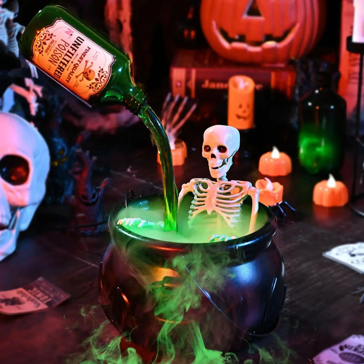 Hexenkessel Nebelmaschine Halloween | LED-Nebeleffekt mit Skelett-Deko | Wiederverwendbares Deko-Highlight für Partys 7