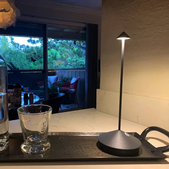 Bezdrátová LED lampa | Stmívatelná s akumulátorem | Dotykové ovládání | GlowVault