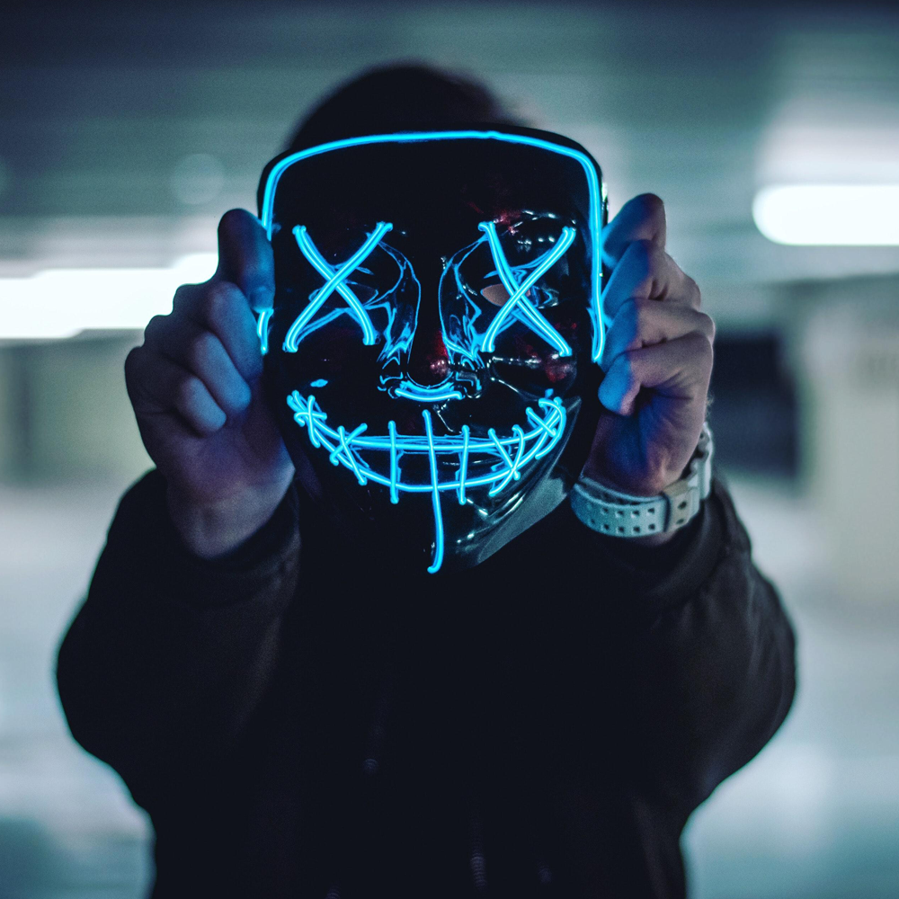 LED Maske Damen | Leuchtstark für Halloween 1