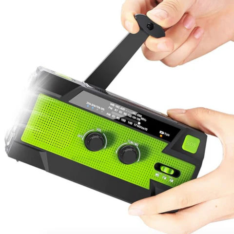 Multifunkční nouzové rádio | Akumulátor 4000 mAh, klička a solární nabíjení | AM/FM, svítilna a SOS alarm | CrankLight