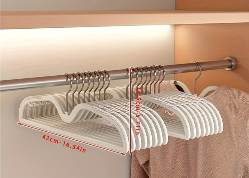 Pladsbesparende bøjler | Skridsikre og drejelige | Slank hals mod skulderbuler | SlimHang