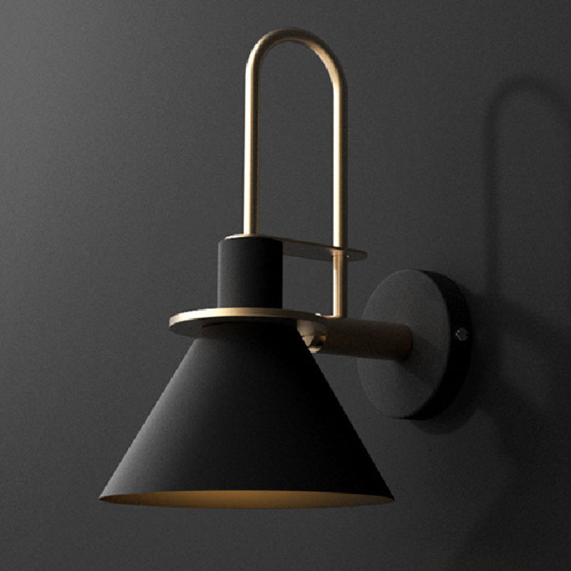 Wandleuchte Metall | Konischer Schirm, 1 Licht, E26/E27 Fassung | Modernes Design für Flur, Schlafzimmer und Treppenhaus 1