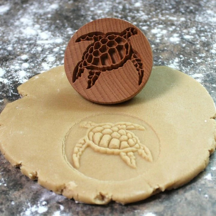 Ausstechform mit Prägung aus Holz | Detailreiche 3D Motive für Kekse und Plätzchen | Ideal für Feste und gemeinsames Backen 9