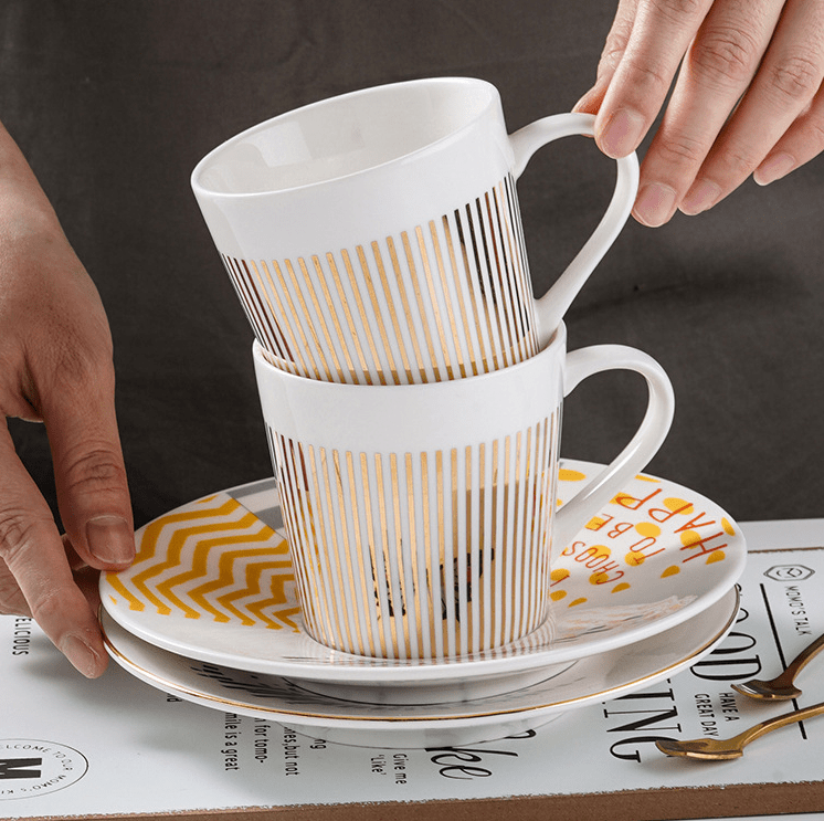 Kopje koffie | Schotel porselein | Gouddecor strepenpatroon | AuraCup