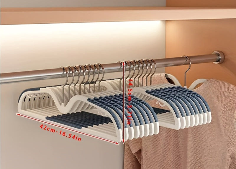 Pladsbesparende bøjler | Skridsikre og drejelige | Slank hals mod skulderbuler | SlimHang