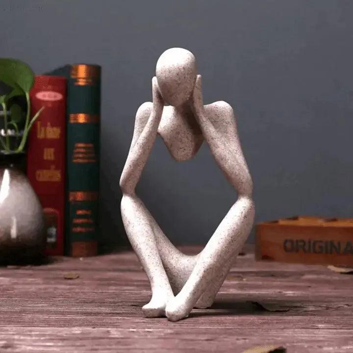 Abstrakte Denker-Skulptur aus Kunstharz | Minimalistische sitzende Figur | Dekorativer Akzent für Regal & Schreibtisch