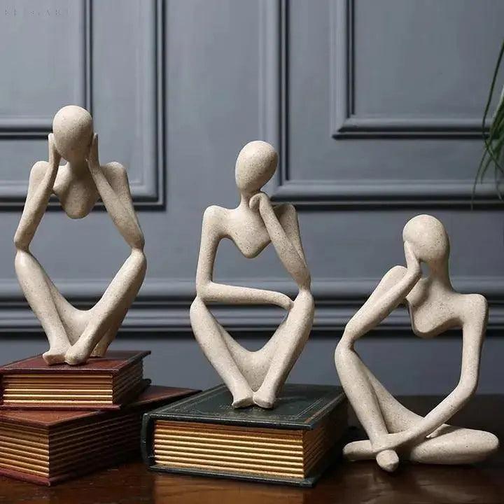 Abstrakte Denker-Skulptur aus Kunstharz | Minimalistische sitzende Figur | Dekorativer Akzent für Regal & Schreibtisch