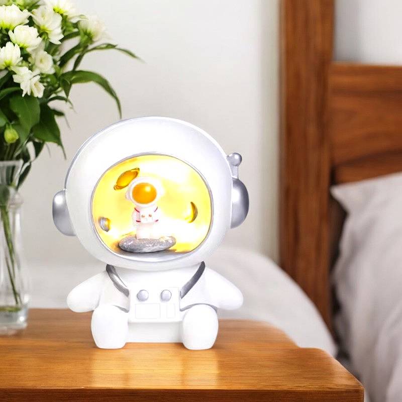 Astronauten Spardose mit Nachtlicht | 2-in-1 Sparschwein & LED-Lampe | USB- oder Batteriebetrieb, Weltraum-Design