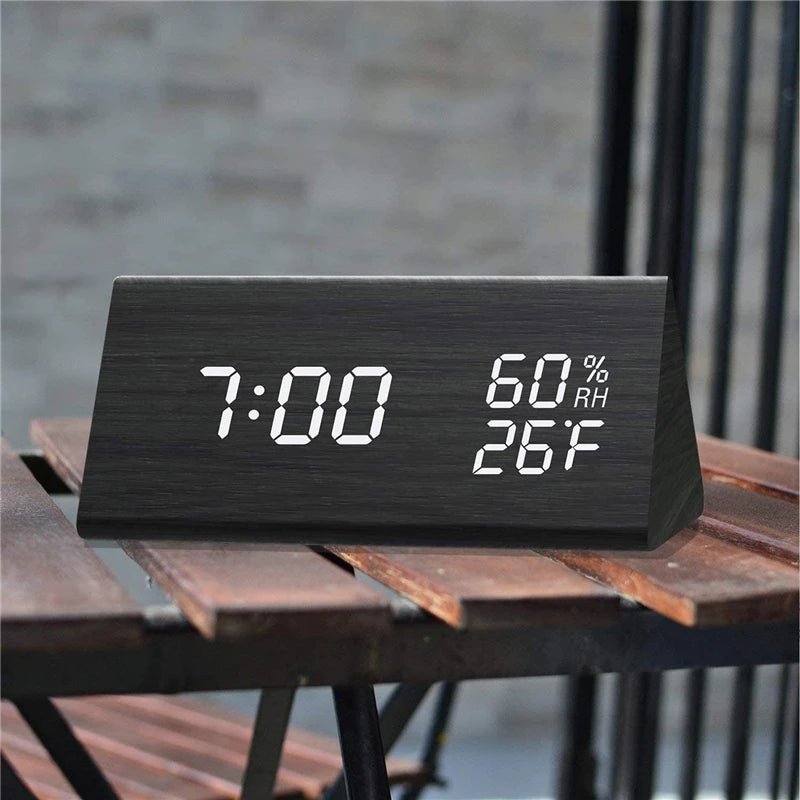 Digitale Holzoptik-Uhr mit Temperaturanzeige | Dimmbares LED-Display | Batterie- oder USB-Betrieb, automatische Abschaltfunktion 2