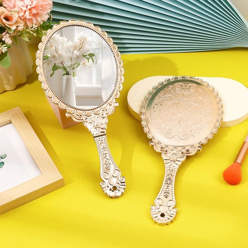 Handspiegel Damen | Vintage Design & Klare Reflexion 1
