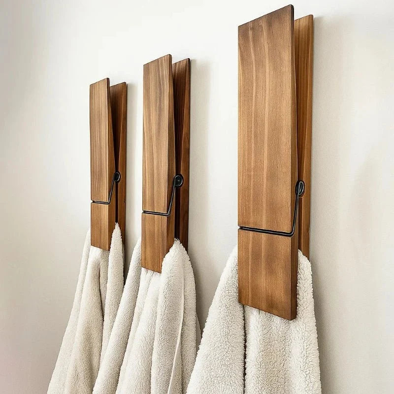 Handtuchhalter aus Holz | Skandinavisches Design mit Clip-Mechanismus | Sicherer Halt für Handtücher und Badetücher