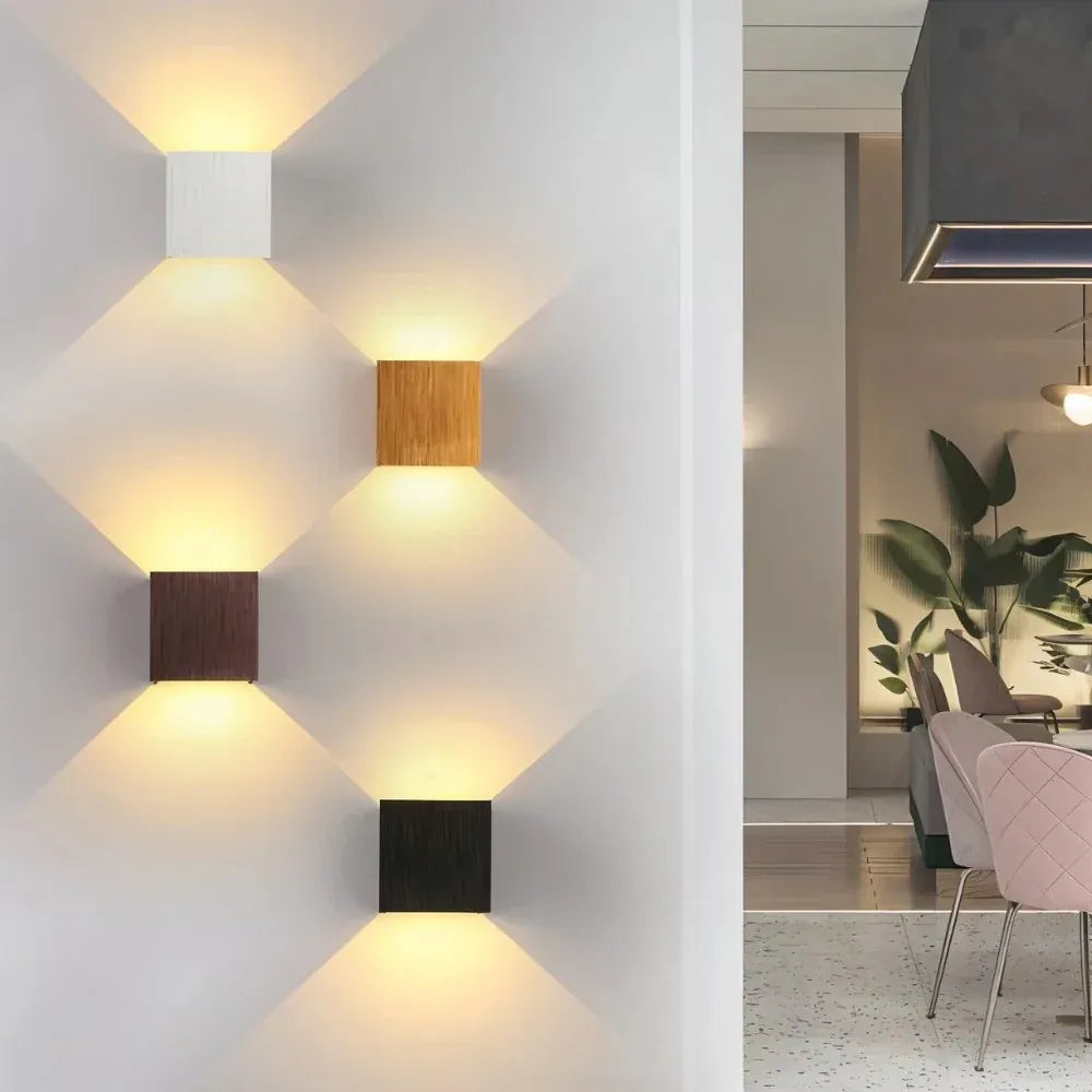LED-væglampe | kubusdesign | lys opad og nedad for vægeffekt | CubeGlow
