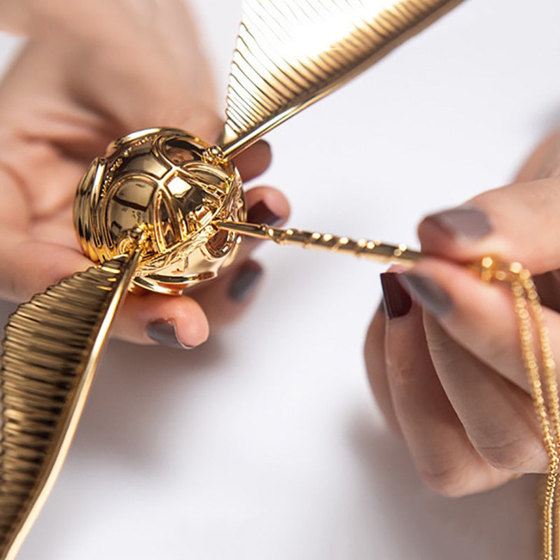 Goldene Flügel-Orb-Ringbox | Beweglichen Flügeln | Schmuckschatulle | GoldOrb