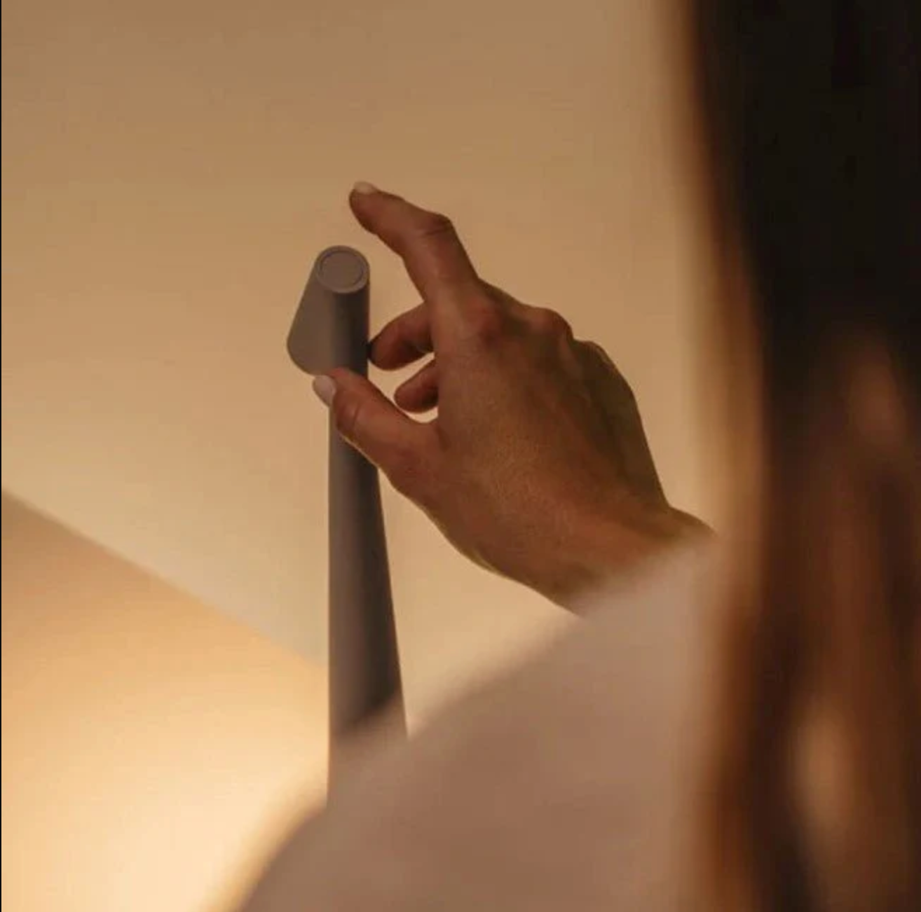Lampe de chevet | Design scandinave | Intensité réglable sur 3 niveaux par commande tactile | LumaLean