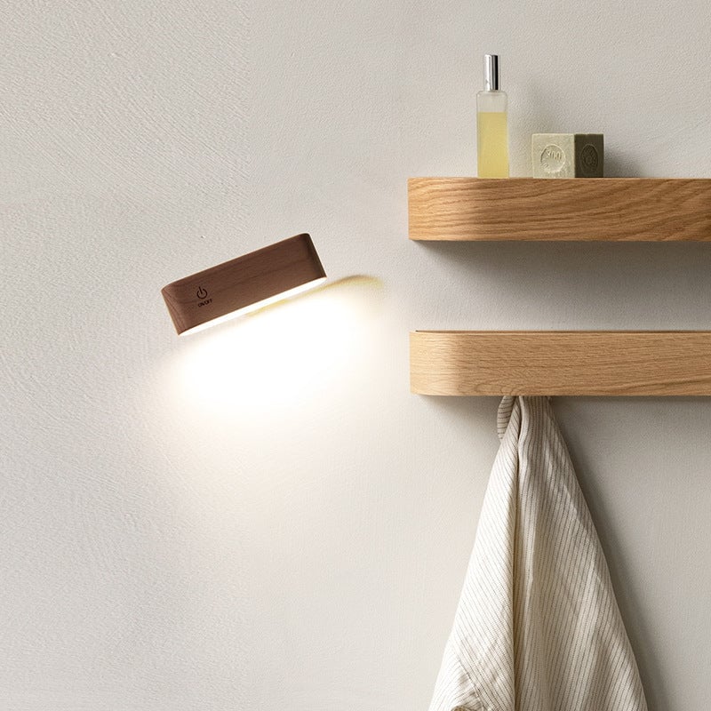 VeloCharge™ Wood Dock – Eleganz trifft mühelose 360° Lade- und Lichtsteuerung