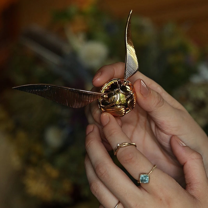 Goldene Flügel-Orb-Ringbox | Beweglichen Flügeln | Schmuckschatulle | GoldOrb