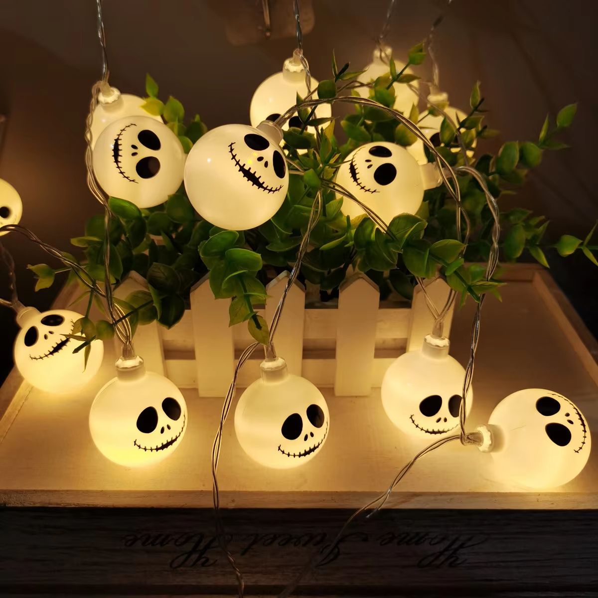 Halloween Lichterkette mit Gruselfiguren | Batterie- oder USB-Betrieb, bis 40 LEDs | Für innen und außen geeignet 2
