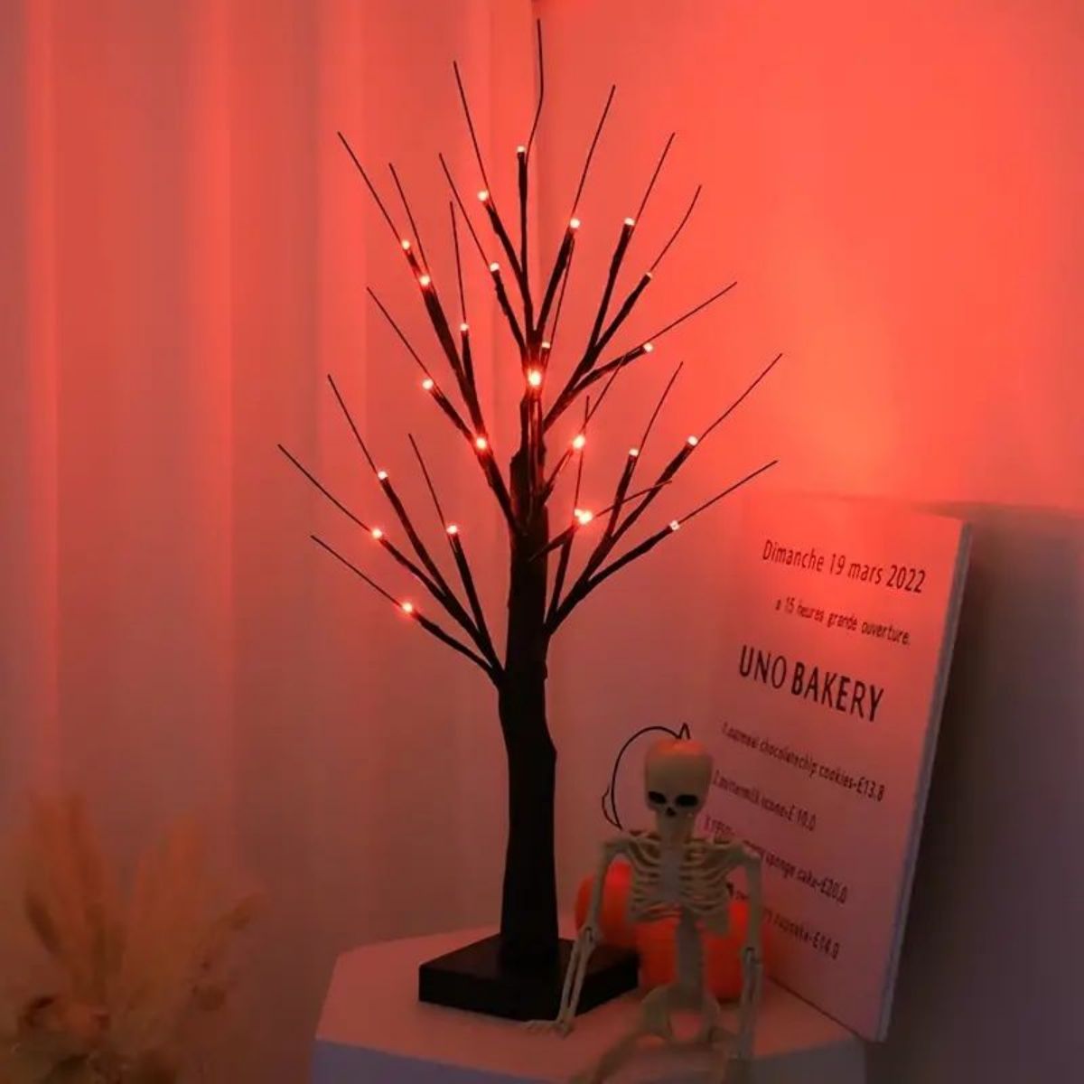 LED-Lichterbaum für Halloween | 24 LED-Lichter, biegsame Äste | USB- oder Batteriebetrieb, drinnen und draußen einsetzbar 6
