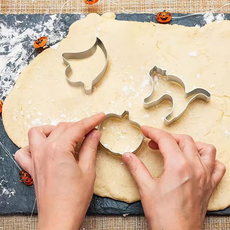 Halloween Ausstechformen Set 12-teilig | Fledermaus, Geist & Kürbis Motive | Rostfreier Edelstahl für Plätzchen und Fondant