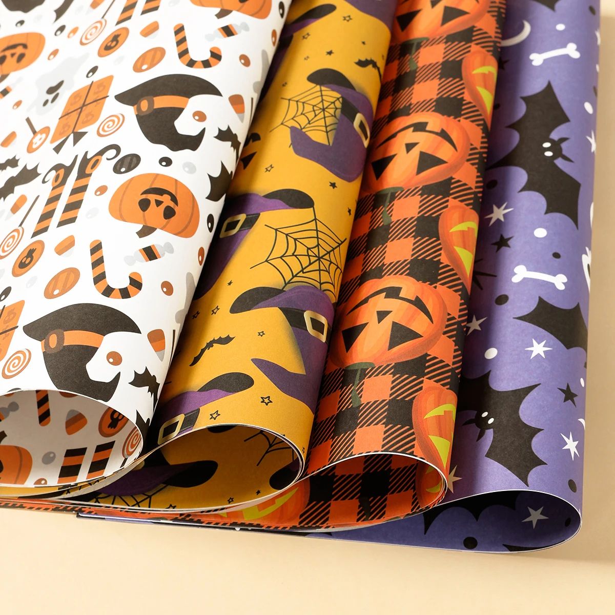 Halloween Geschenkpapier Geister, Kürbisse & Fledermäuse Motiv | 4 Bogen Set | Leichtes Papier zum Verpacken & Basteln 3