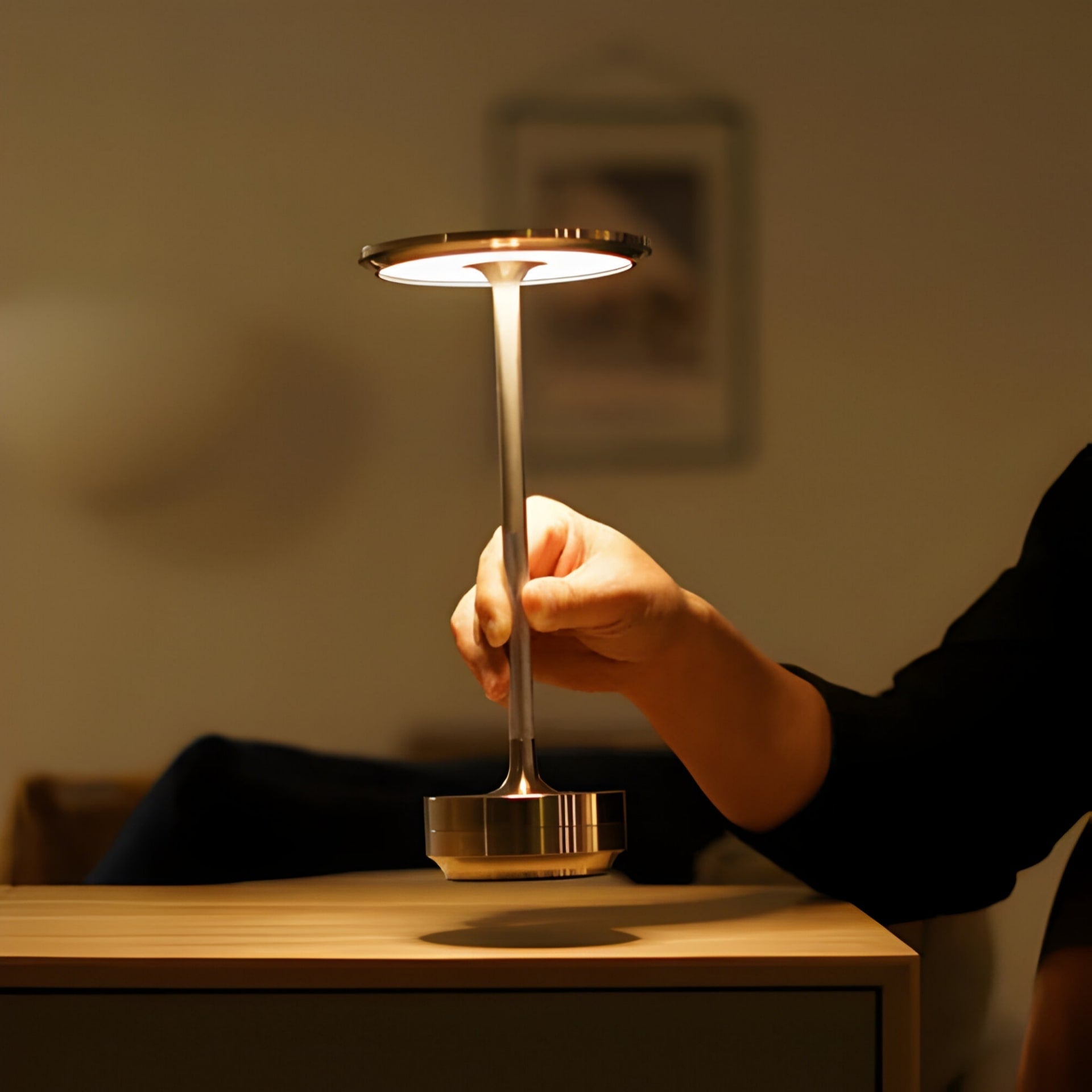 Lampa stołowa | Bezprzewodowa i z funkcją przyciemniania | Smukły design | GlowVault